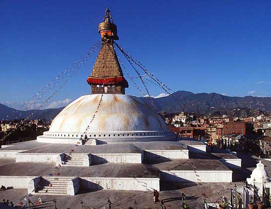 Буддийская пагода в Катманду, крупнейшая в мире