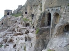 Пещерный монастырь в Тибете